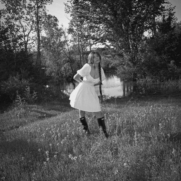 Meet your Posher, Cora - Picture 1 of 1